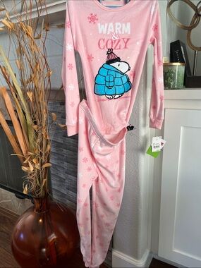 Snoopy  - Warm & Cozy
